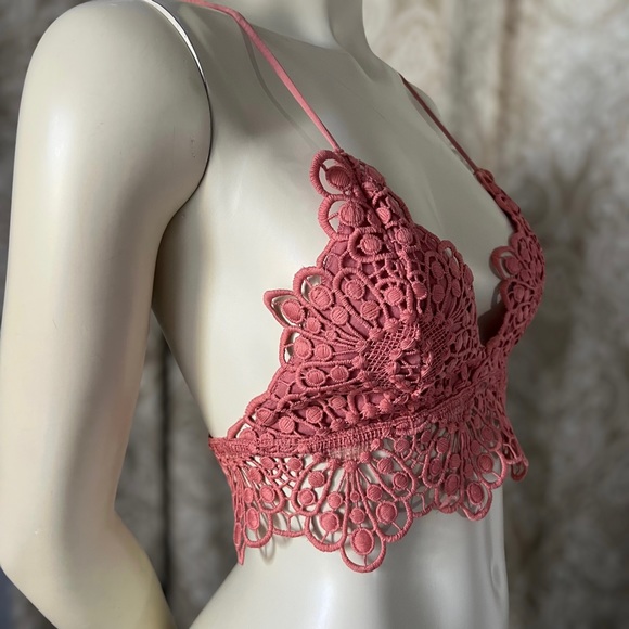 Forever 21 | Summer Pink Crochet Crop Spaghetti, Strap, Top Boho-inspire… - Picture 8 of 17